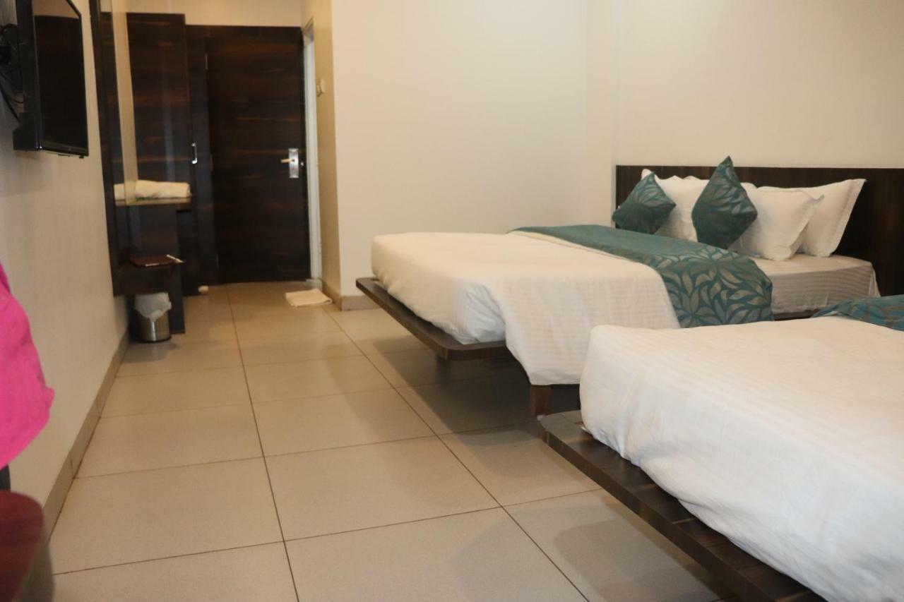 Hotel Venkateshwar Aurangabad  Bagian luar foto